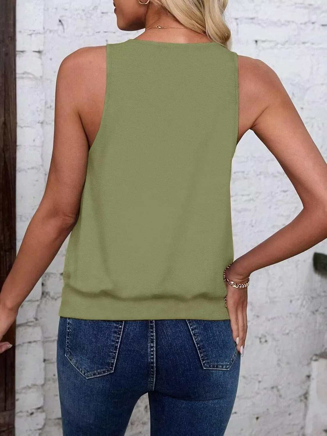 Womens Tank Tops Casual V Neck Sleeveless Summer Spring Clothes Loose Fit Cute Outfit Basic Cami 2025 Fashion Shirts